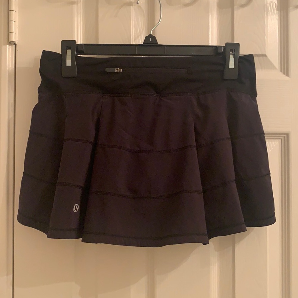 Black lulu skirt